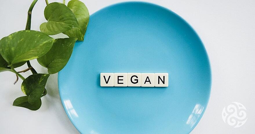 Co jedí vegani? Přehled potravin, výhod, nevýhod a ukázkový jídelníček